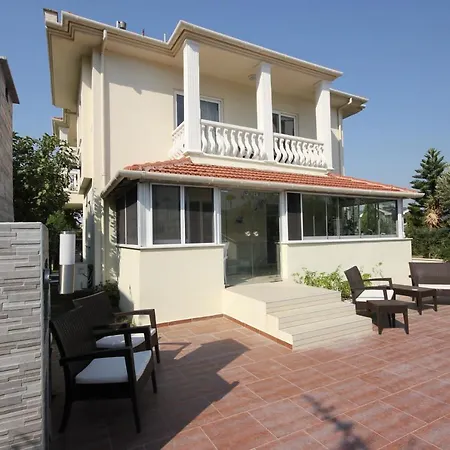 Lazy Duck Villa *