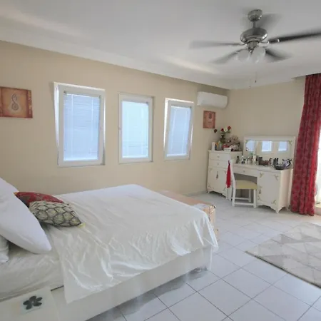 Lazy Duck Villa
